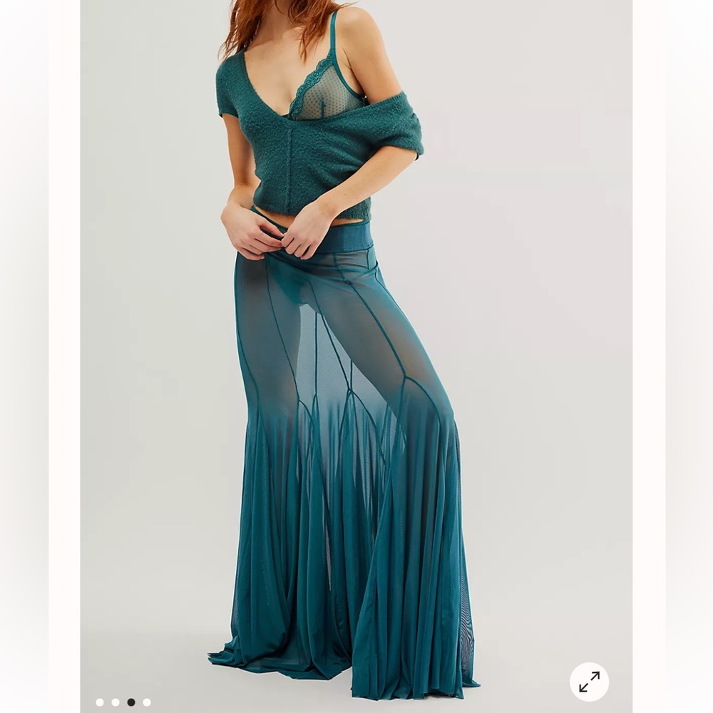 NWT Free People Godet Girl Mesh 1/2 Slip